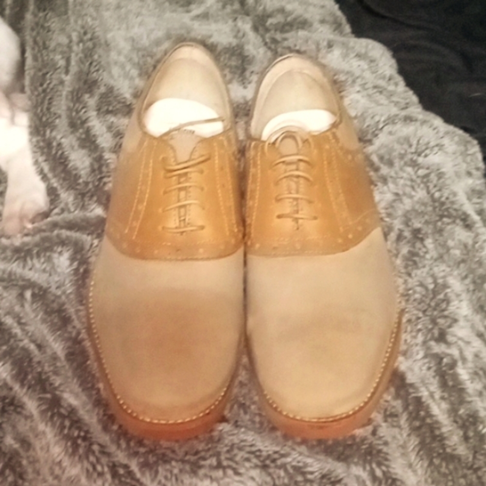 Saddle shoes